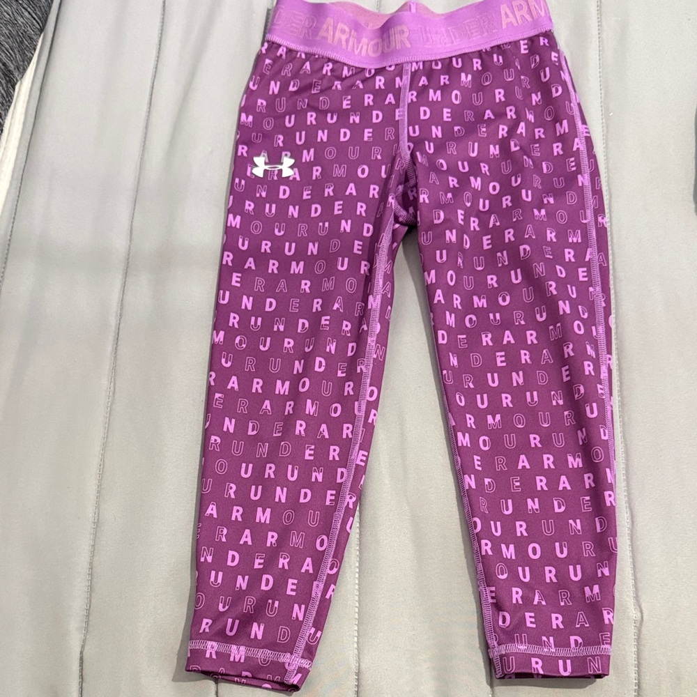 Under Armour Youth Small Capri length Leggings in Vibrant Purple